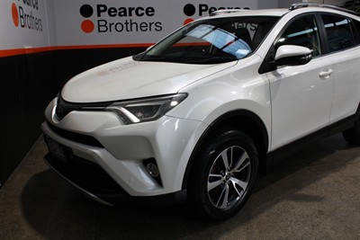 2018 Toyota RAV4 - Thumbnail