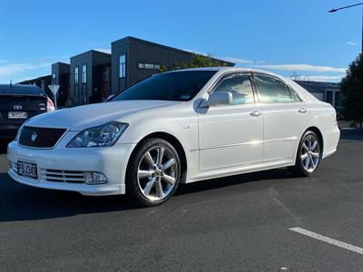 2005 Toyota Crown - Thumbnail