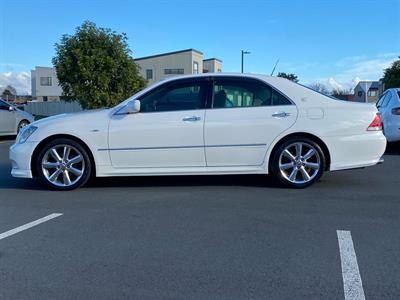 2005 Toyota Crown - Thumbnail