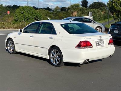 2005 Toyota Crown - Thumbnail