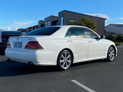2005 Toyota Crown - Thumbnail