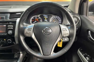 2016 Nissan Navara - Thumbnail