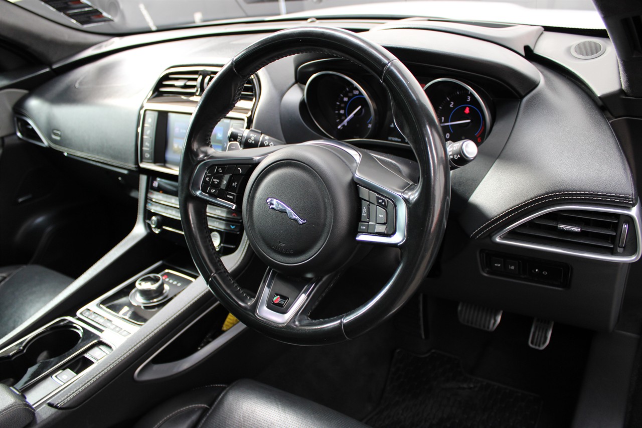 2016 Jaguar F-Pace
