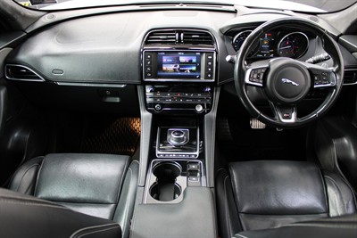 2016 Jaguar F-Pace - Thumbnail