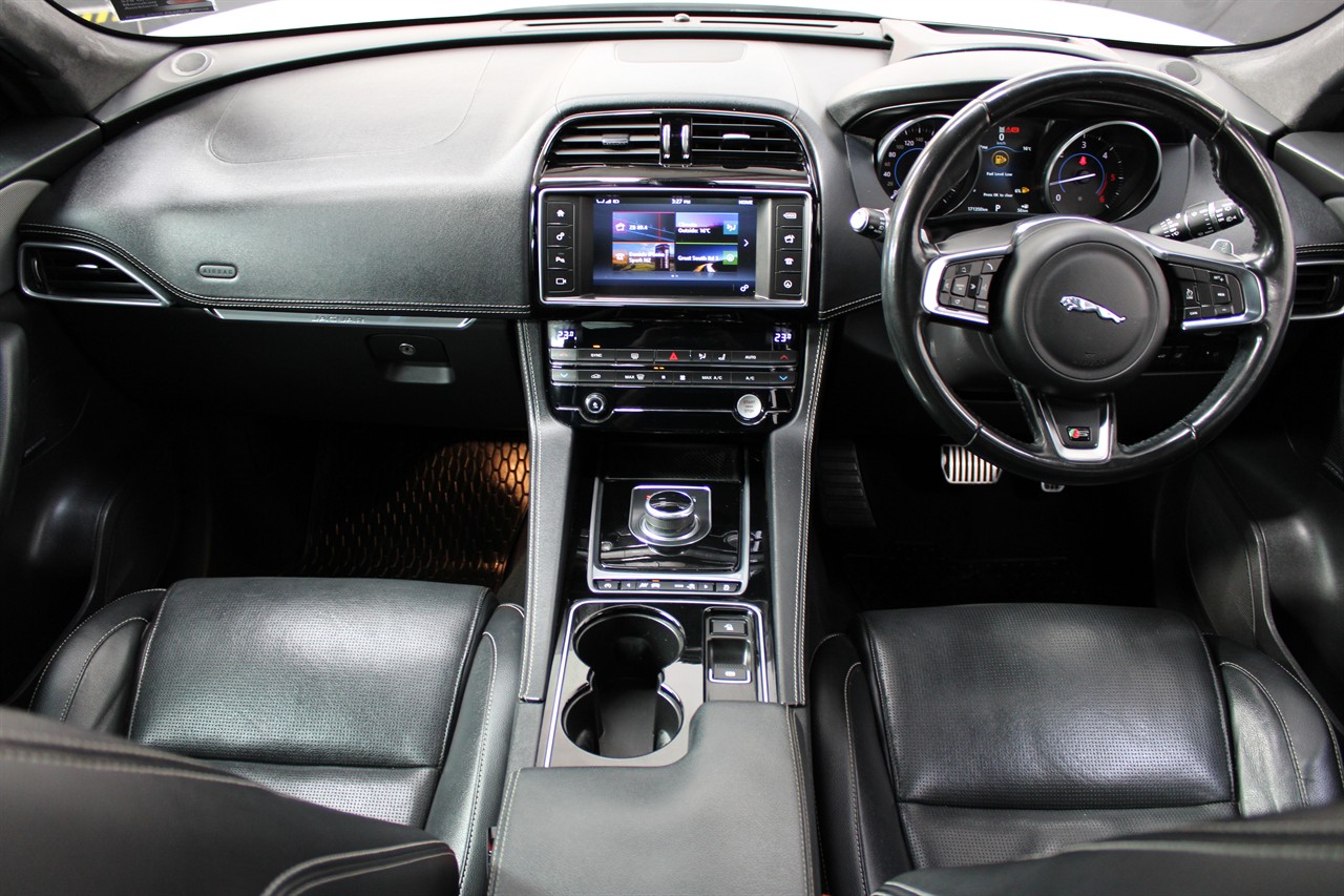 2016 Jaguar F-Pace