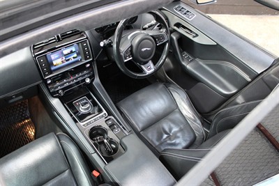 2016 Jaguar F-Pace - Thumbnail