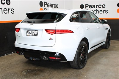 2016 Jaguar F-Pace - Thumbnail