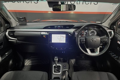 2022 Toyota Hilux - Thumbnail