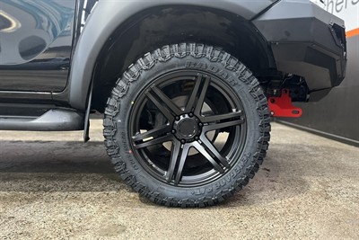 2022 Toyota Hilux - Thumbnail