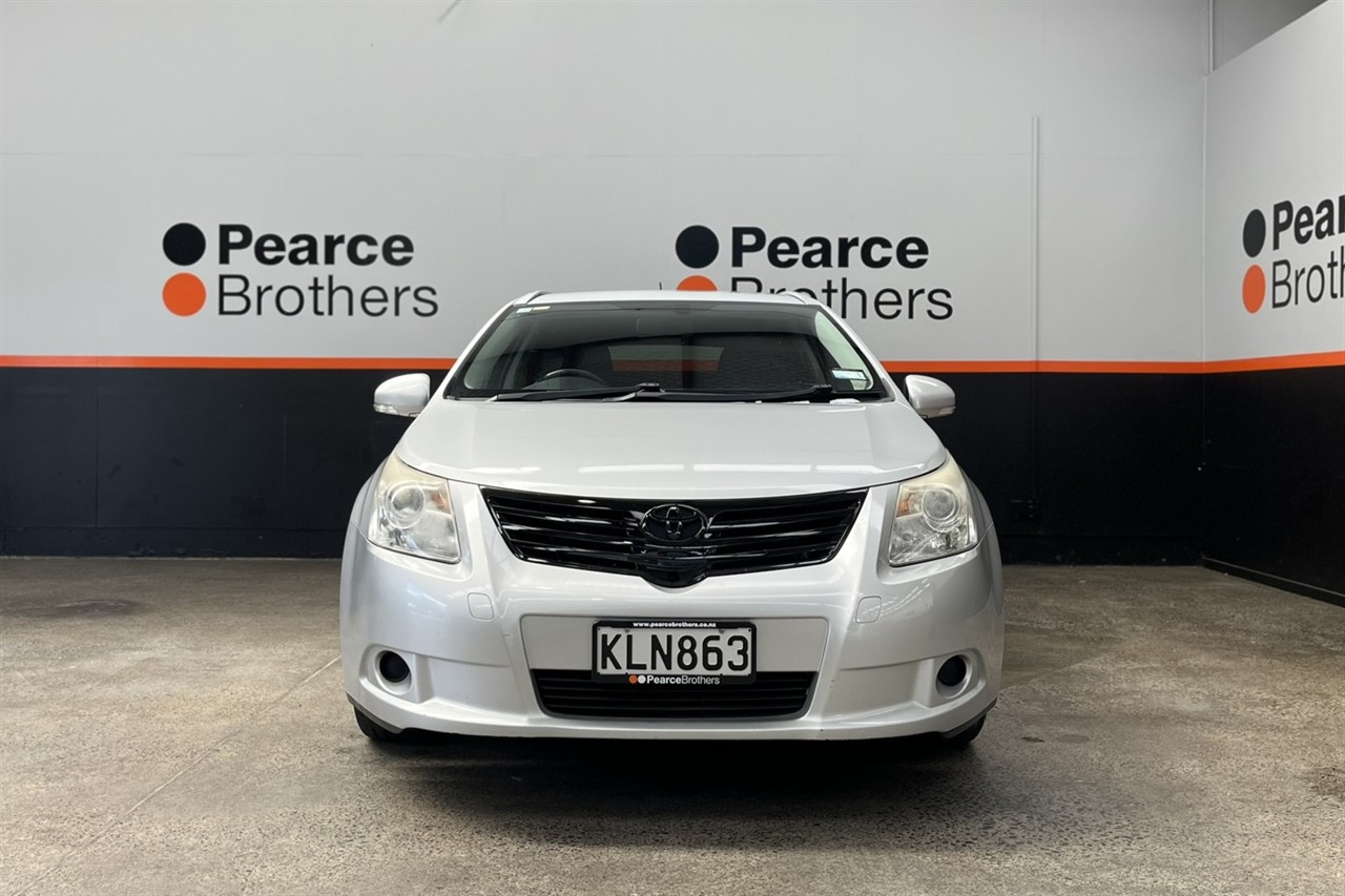 2012 Toyota AVENSIS