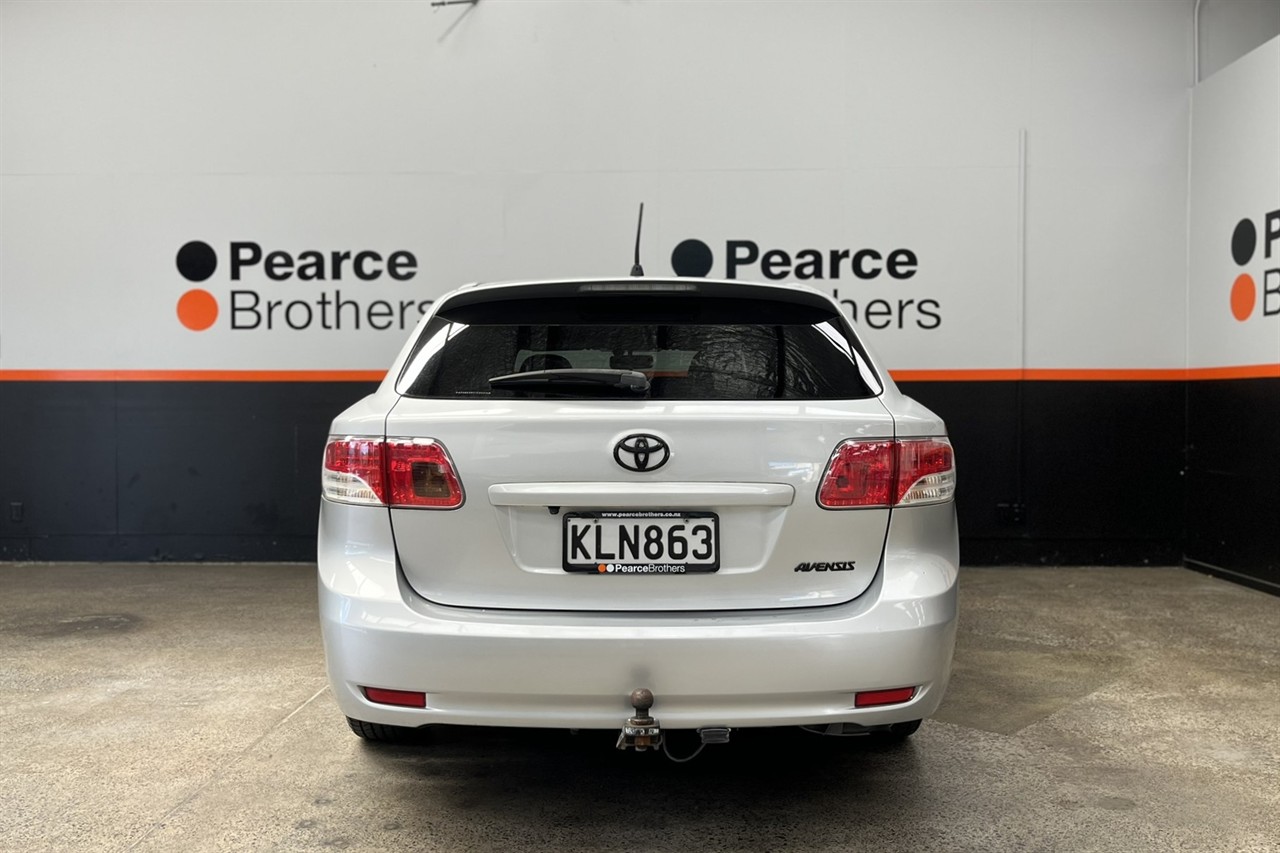 2012 Toyota AVENSIS