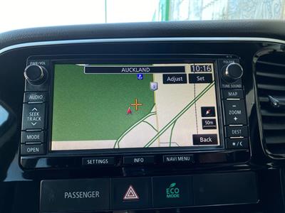 2016 Mitsubishi Outlander - Thumbnail