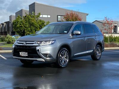 2016 Mitsubishi Outlander - Thumbnail