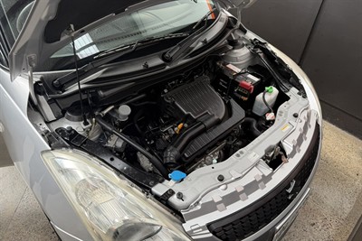 2011 Suzuki Swift - Thumbnail