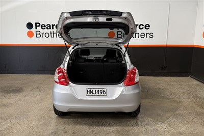 2011 Suzuki Swift - Thumbnail