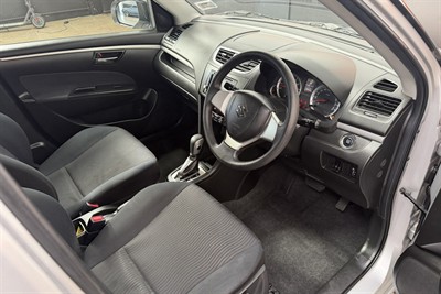 2011 Suzuki Swift - Thumbnail
