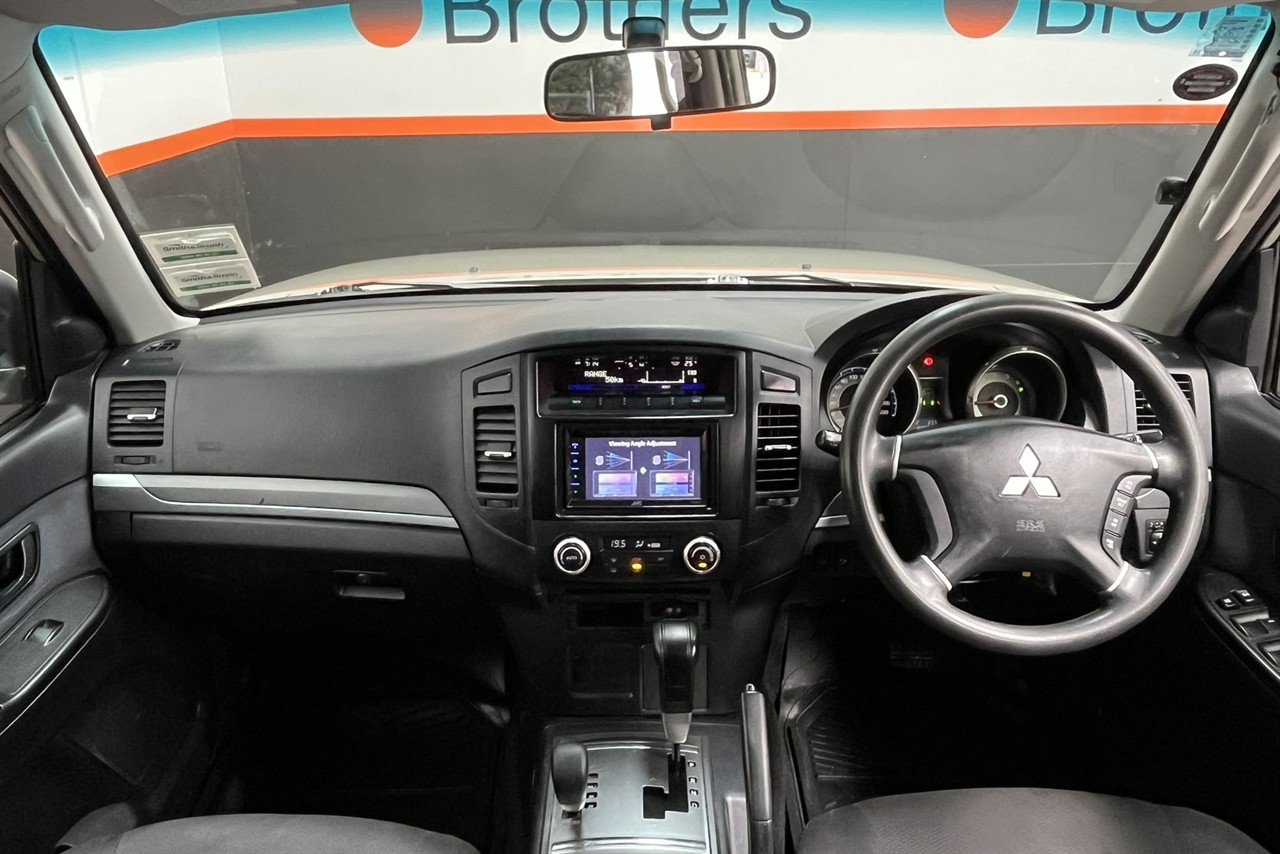 2011 Mitsubishi Pajero