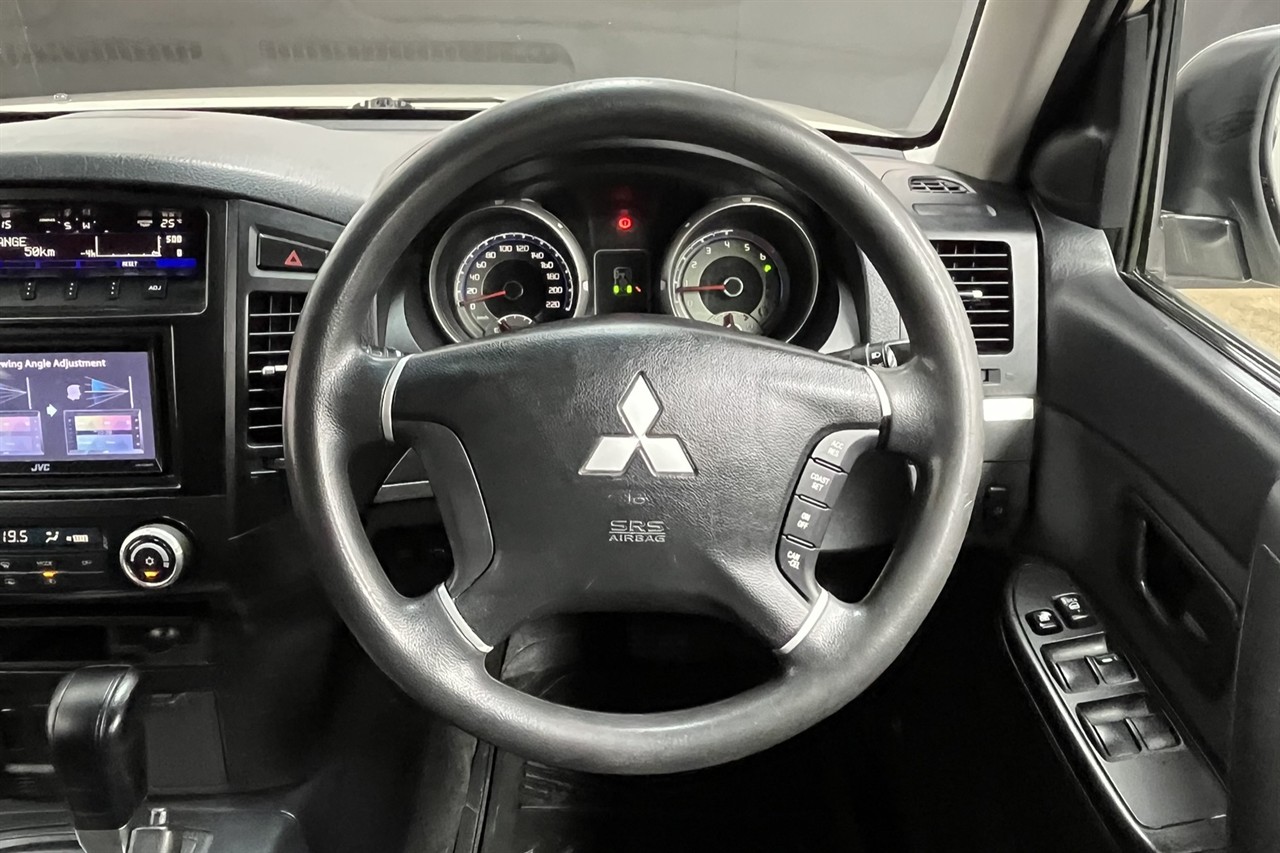 2011 Mitsubishi Pajero