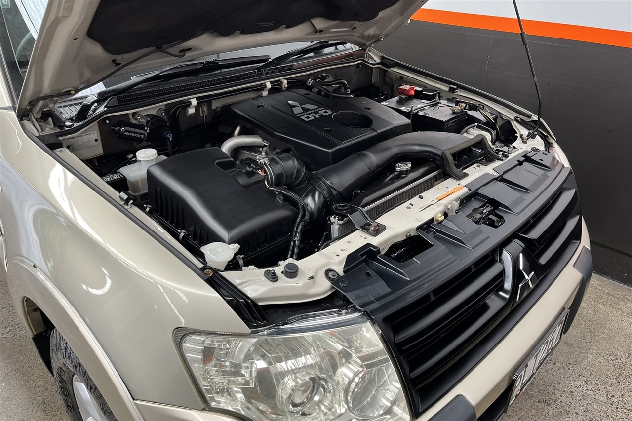 2011 Mitsubishi Pajero