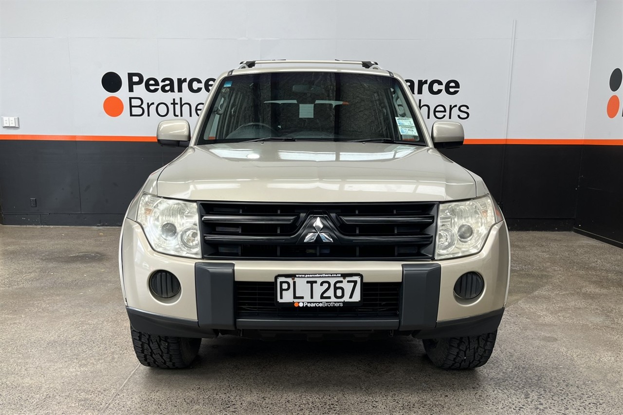 2011 Mitsubishi Pajero