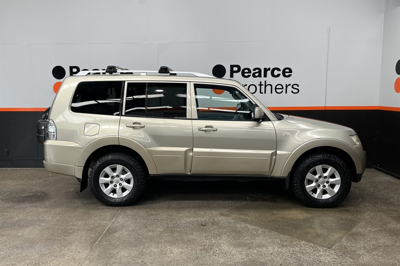2011 Mitsubishi Pajero