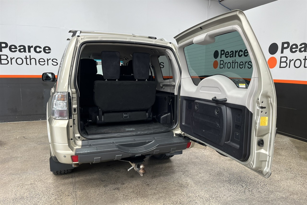 2011 Mitsubishi Pajero