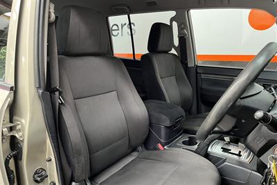 2011 Mitsubishi Pajero - Thumbnail