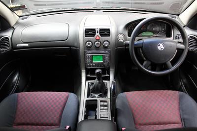 2004 Holden Commodore - Thumbnail