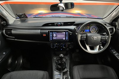2017 Toyota Hilux - Thumbnail