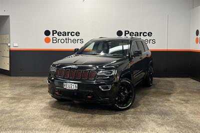 2017 Jeep Grand Cherokee - Thumbnail