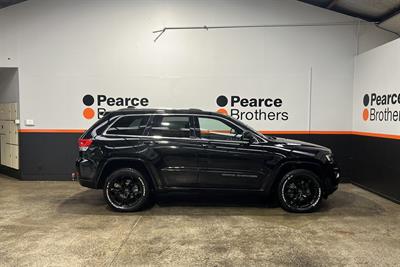 2017 Jeep Grand Cherokee - Thumbnail