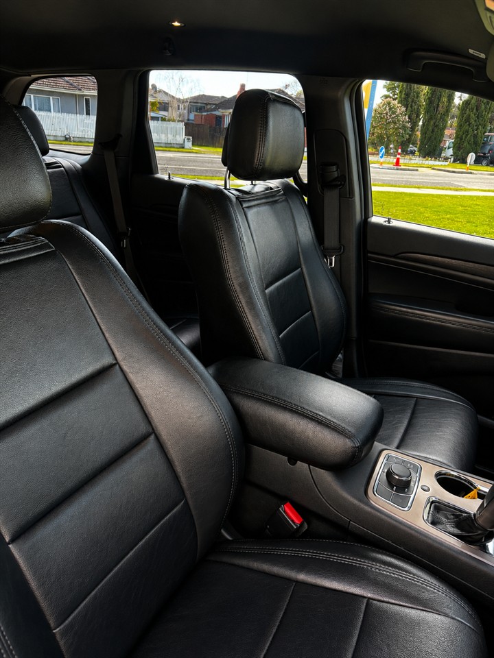 2018 Jeep GRAND CHEROKEE