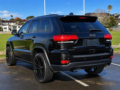 2018 Jeep GRAND CHEROKEE - Thumbnail