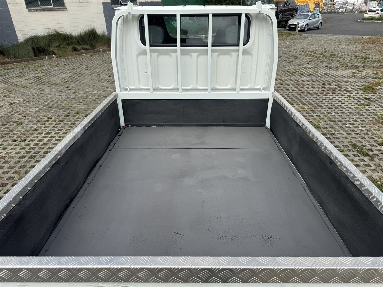 2015 Mitsubishi Canter