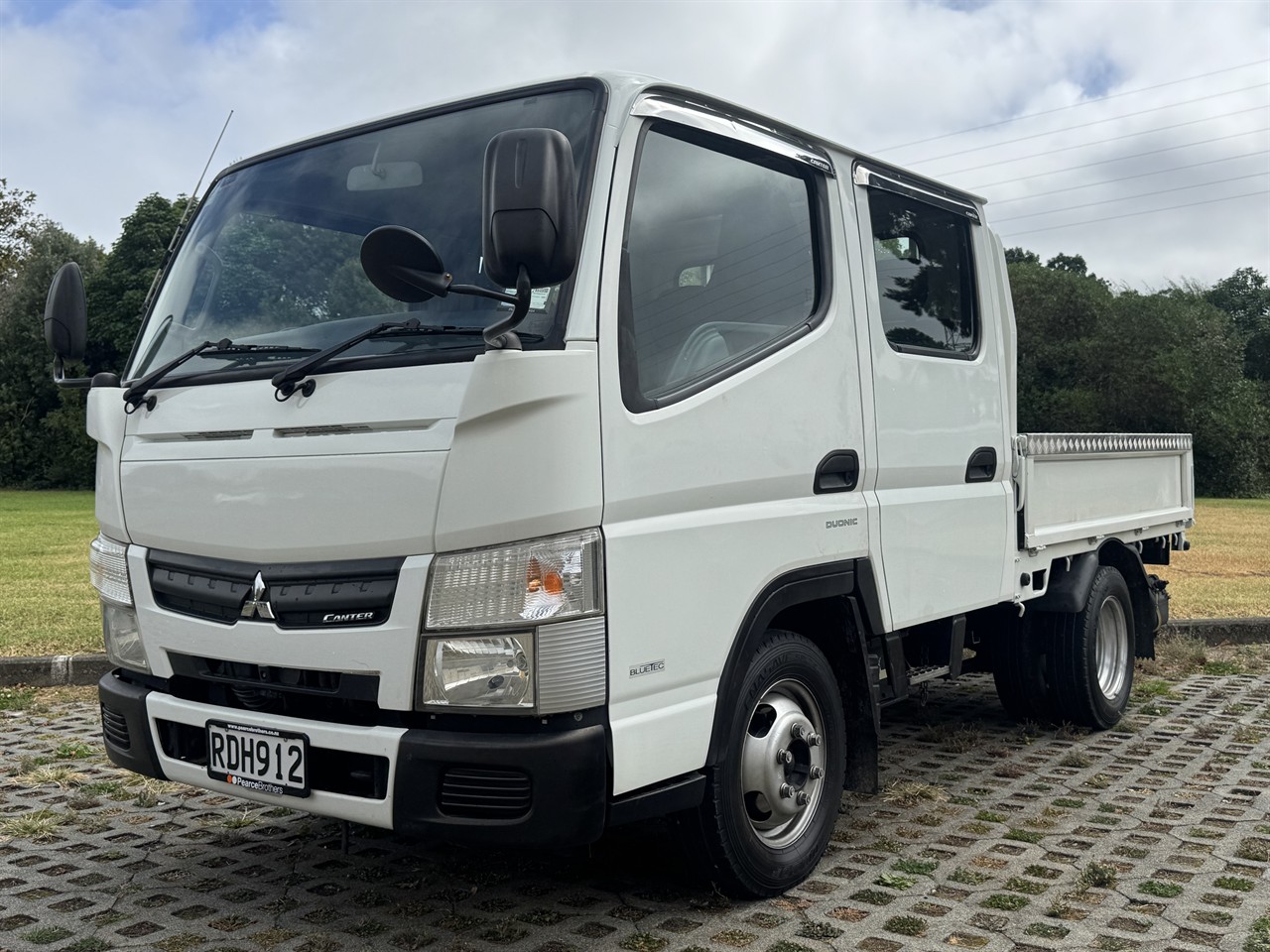 2015 Mitsubishi Canter