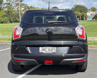 2015 Ssangyong Tivoli - Thumbnail