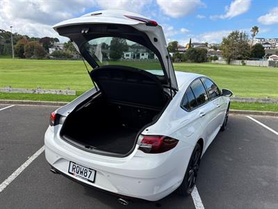 2018 Holden Commodore - Thumbnail