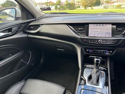 2018 Holden Commodore - Thumbnail