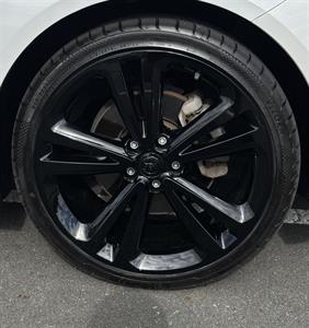 2018 Holden Commodore - Thumbnail