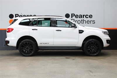 2021 Ford Everest - Thumbnail