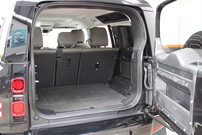 2023 Land Rover Defender - Thumbnail