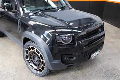 2023 Land Rover Defender - Thumbnail