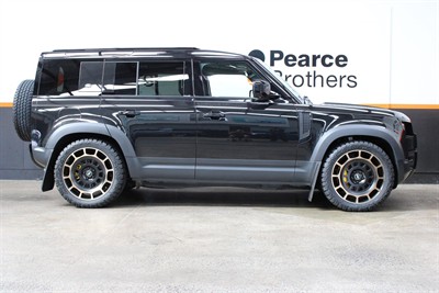 2023 Land Rover Defender - Thumbnail