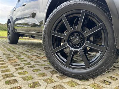 2021 Nissan Navara - Thumbnail