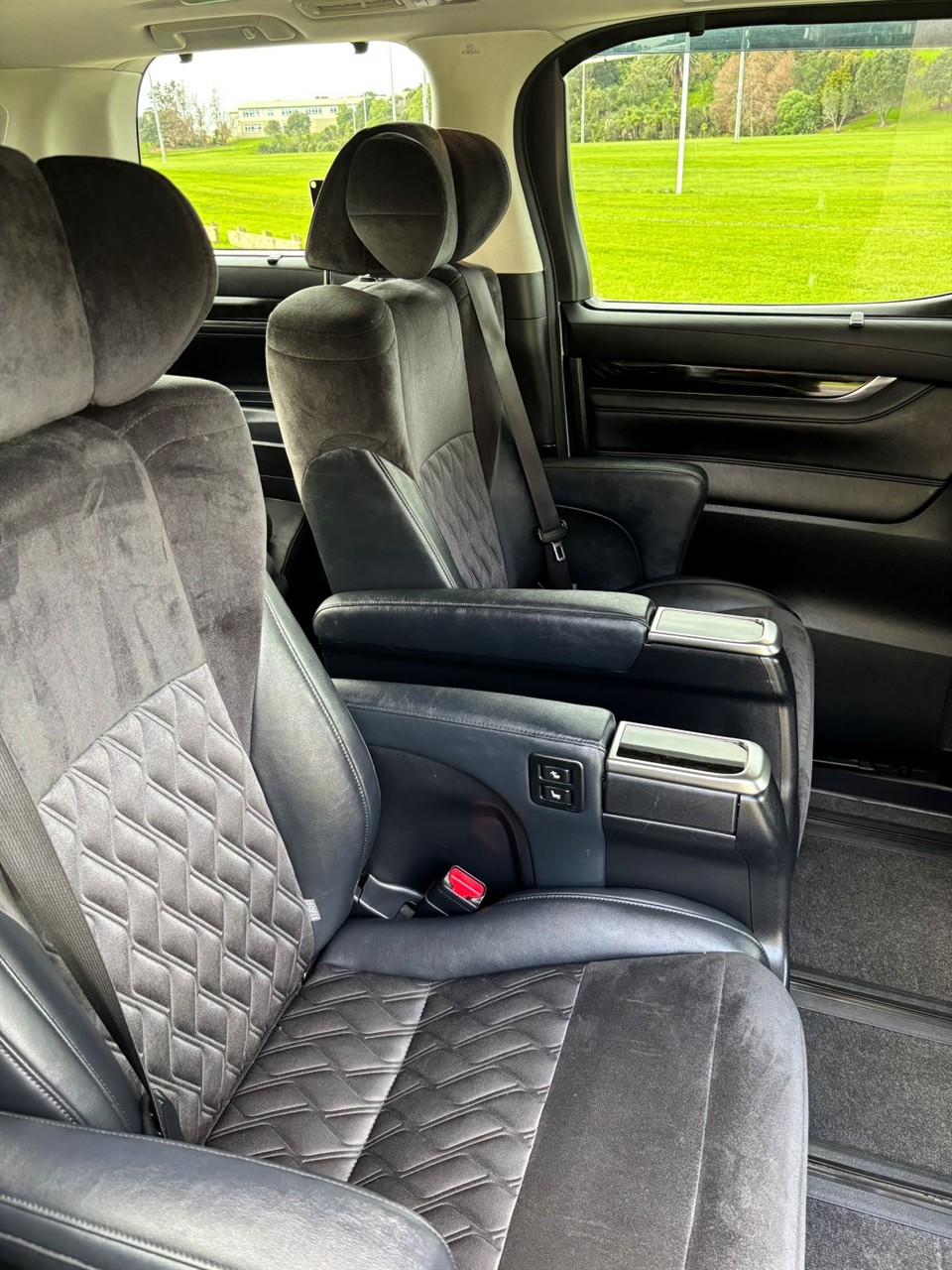 2015 Toyota Vellfire