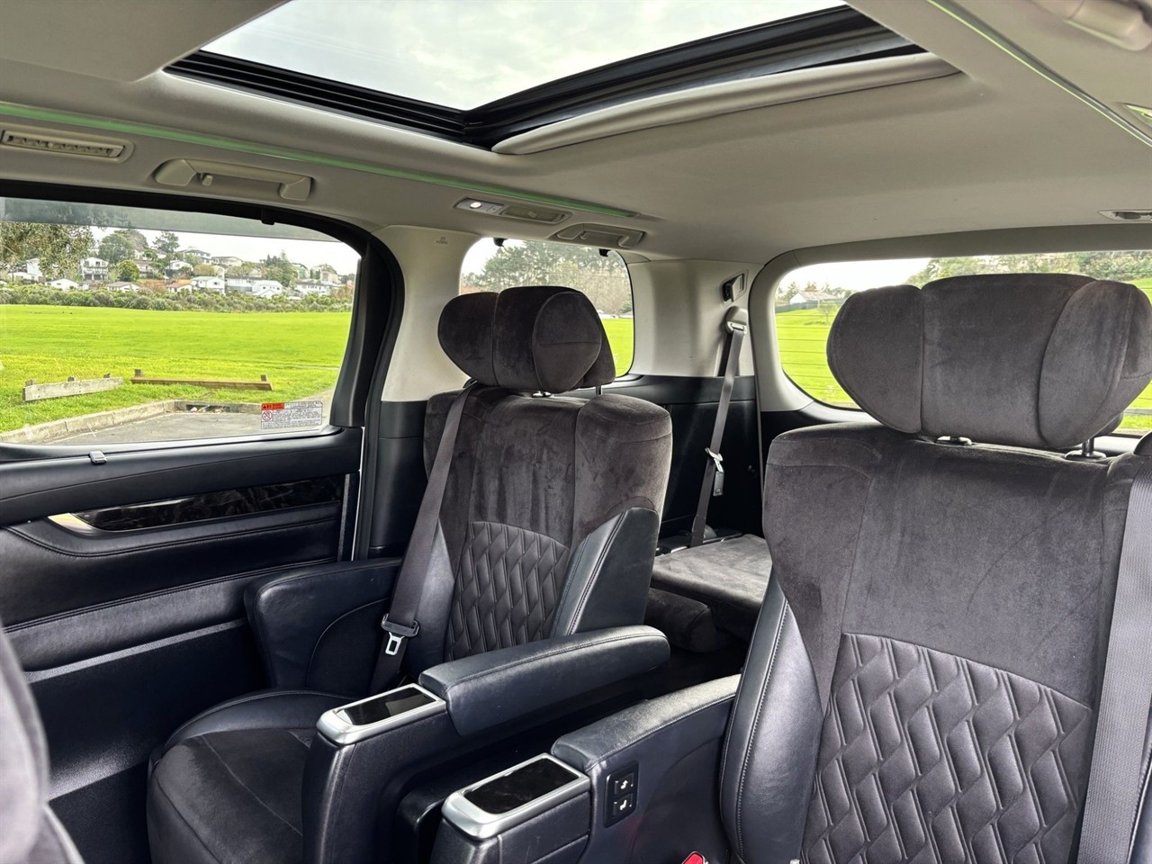 2015 Toyota Vellfire