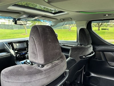 2015 Toyota Vellfire - Thumbnail