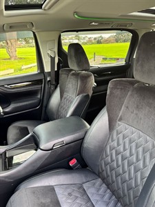 2015 Toyota Vellfire - Thumbnail