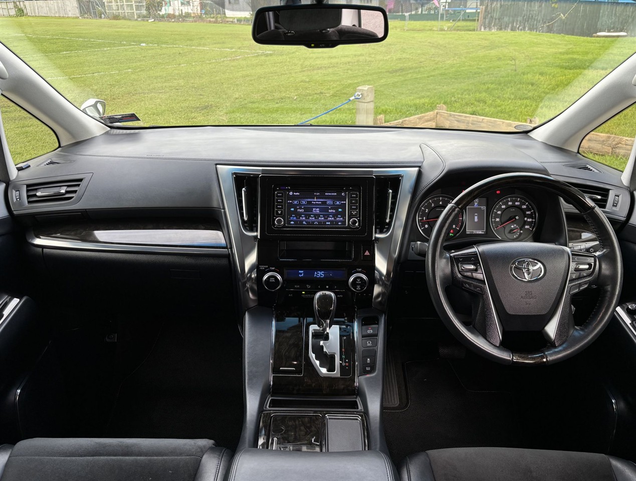 2015 Toyota Vellfire