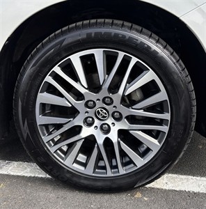 2015 Toyota Vellfire - Thumbnail